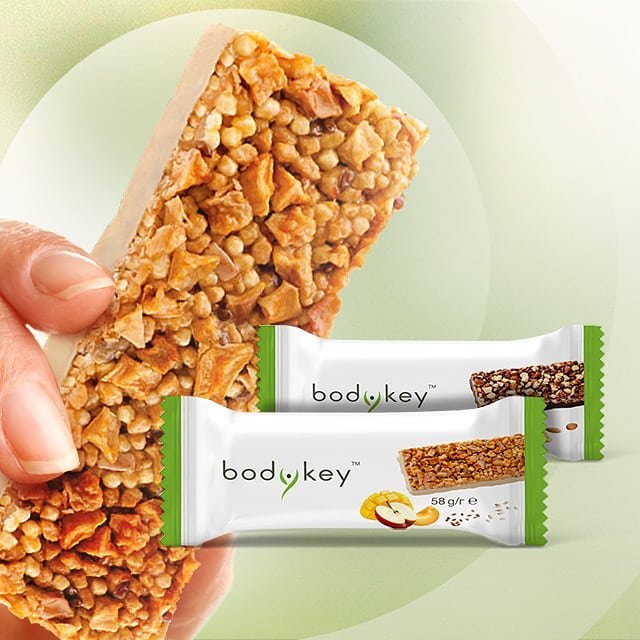 Батончик для замены приемов пищи со вкусом тропических фруктов bodykey от Nutrilite